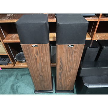 Ohm Acoustics Walsh Tall 2000 floor speakers in America...