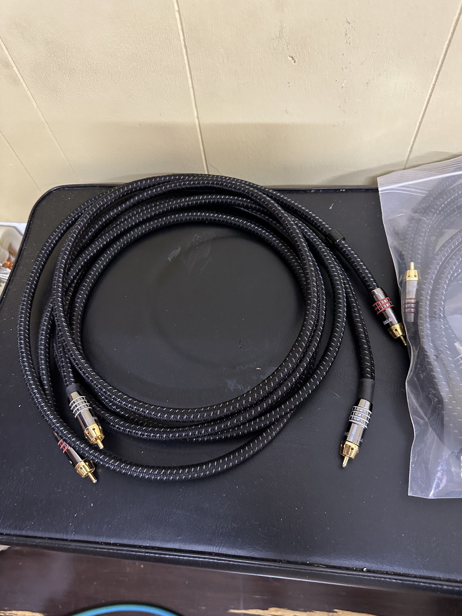 Tributaries 8a 2m RCA interconnects 3