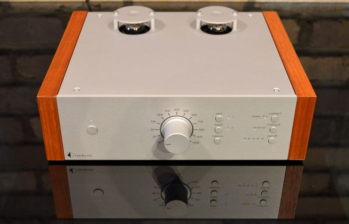 Pro-Ject Audio Systems Tube Box DS2 - Silver Rosenut