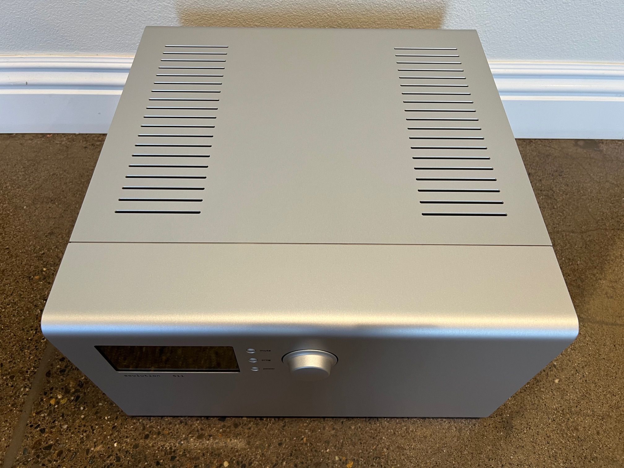 Soulution 511 Amplifier -- Very Good Condition (see pics!) 2
