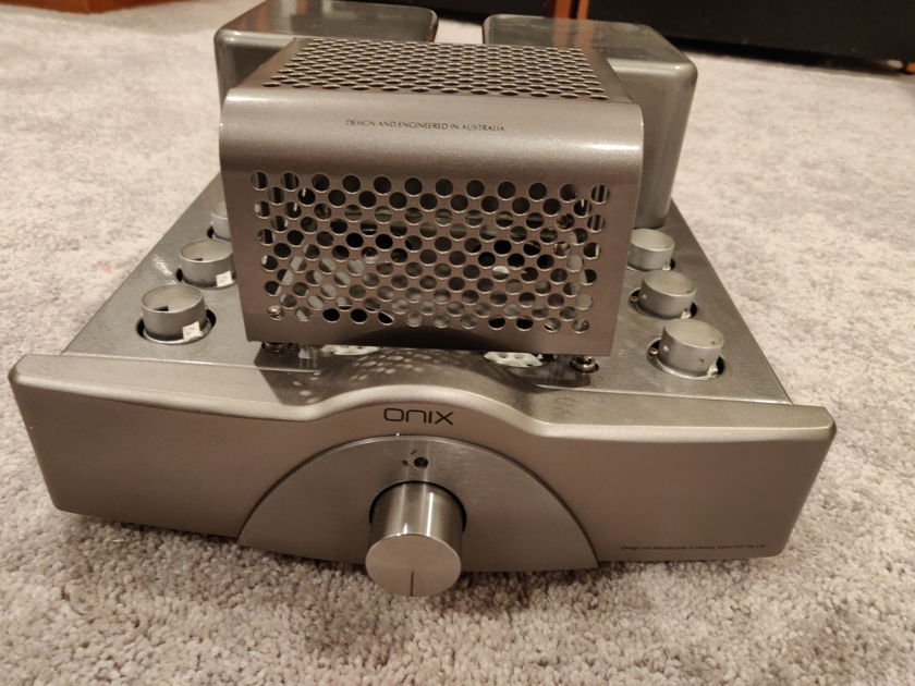 Onyx SP3 II integrated amplifier (manufactured by Melody for AV123)