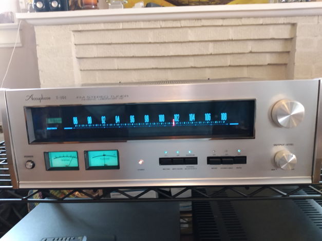 Accuphase T101 FM Tuner T101 Priced to sell!!!