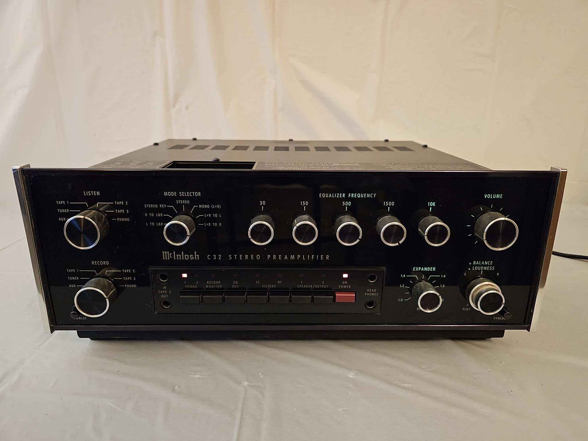 Mcintosh C32 Preamplifier 2