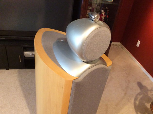 KEF Reference 207