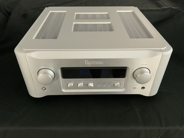 Esoteric F-05 Integrated  With Phono Stage