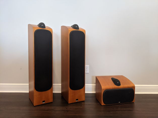 B&W (Bowers & Wilkins) 703's w/matching HTM7