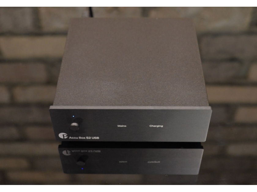 Pro-Ject Audio Systems Accu Box S2 USB - Black