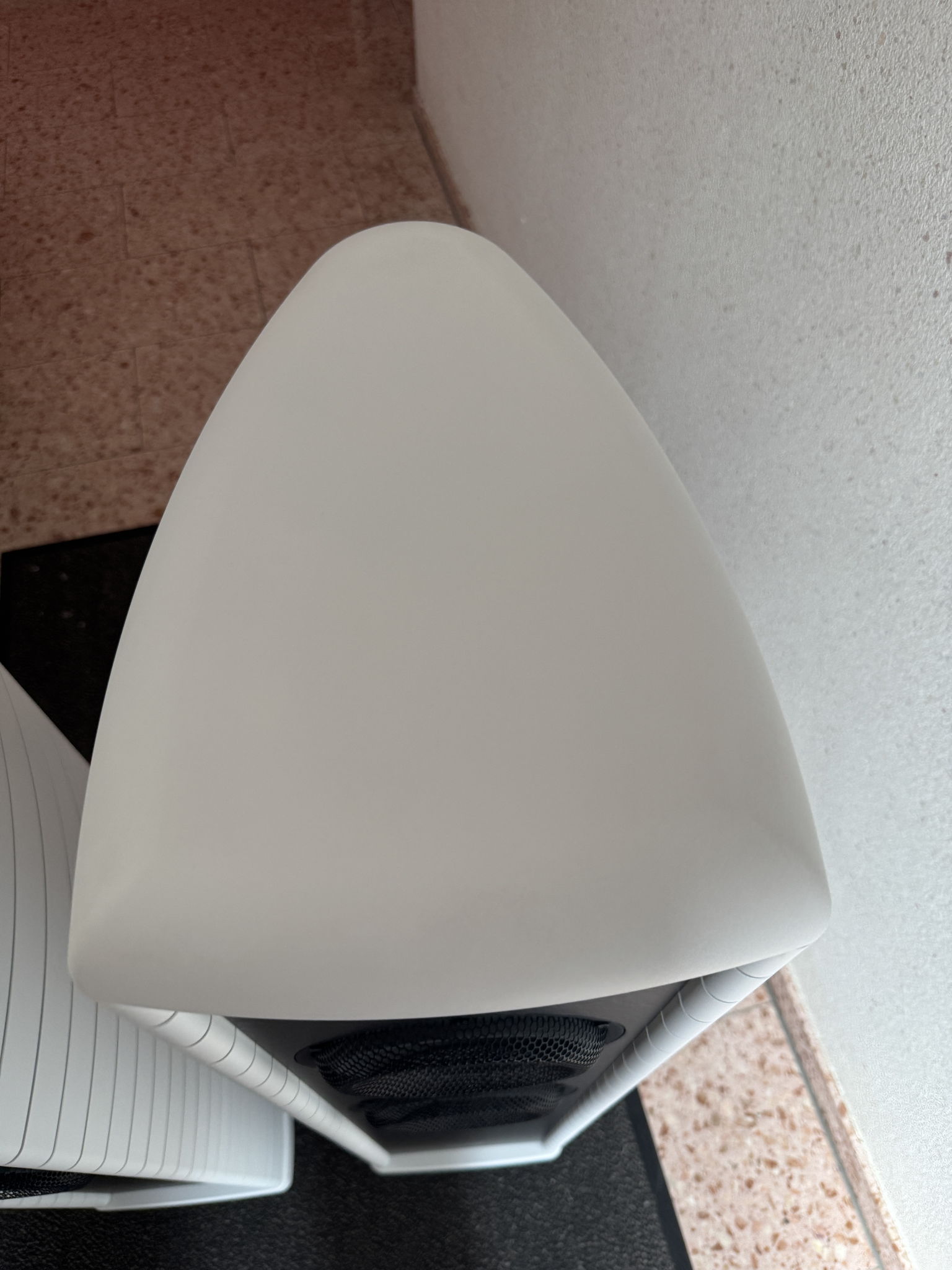 Gauder Akustik DARC 80 speakers in white-silver 4