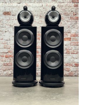 B&W (Bowers & Wilkins) 800D3 full-range loudspeakers in...