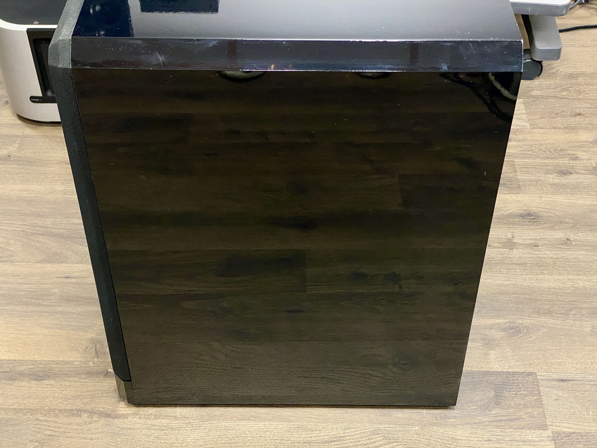 Velodyne HGS-18, high-end 18-inch powered subwoofer SN#... 6