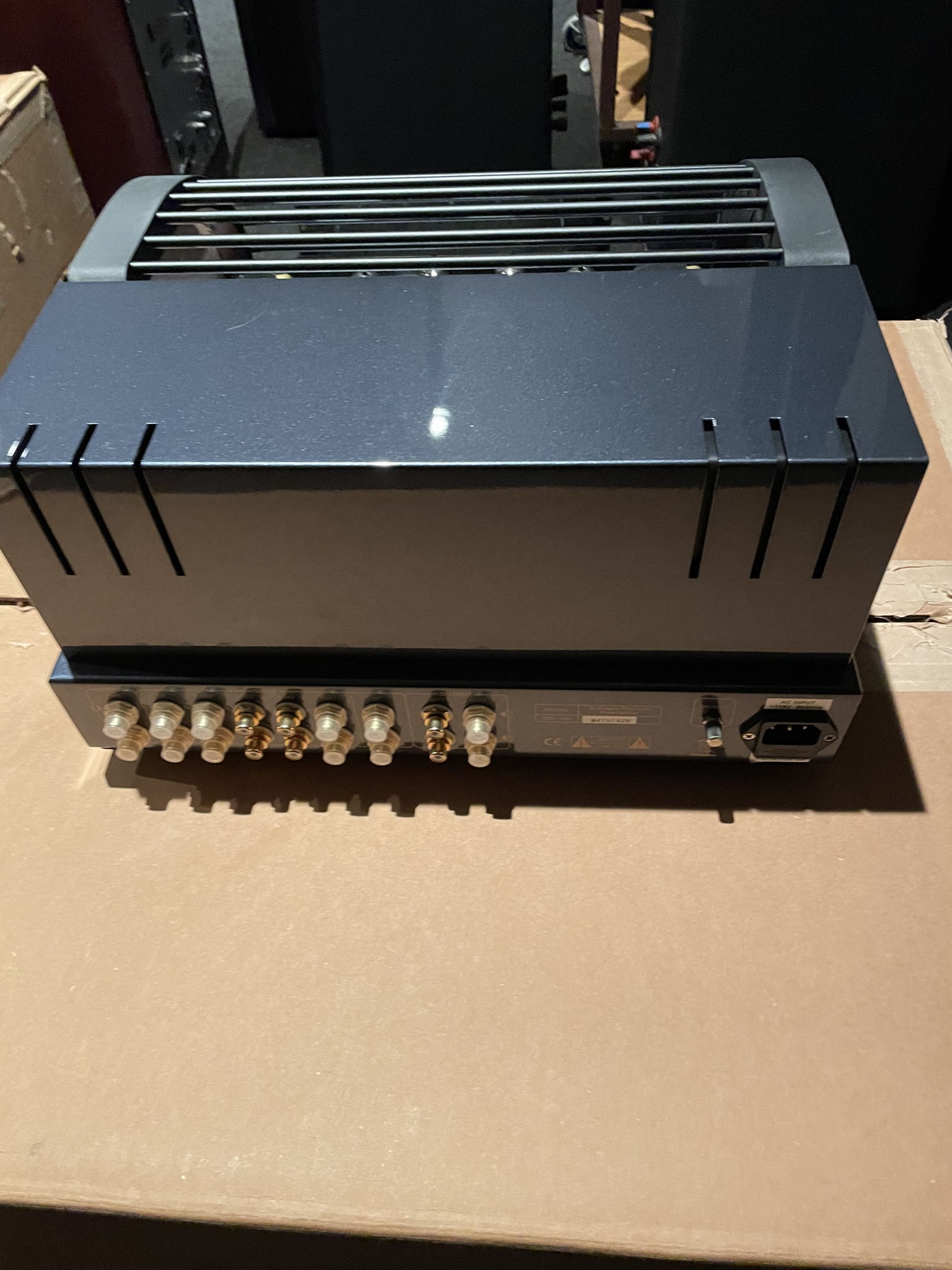 PrimaLuna Dialogue premium preamplifier 2