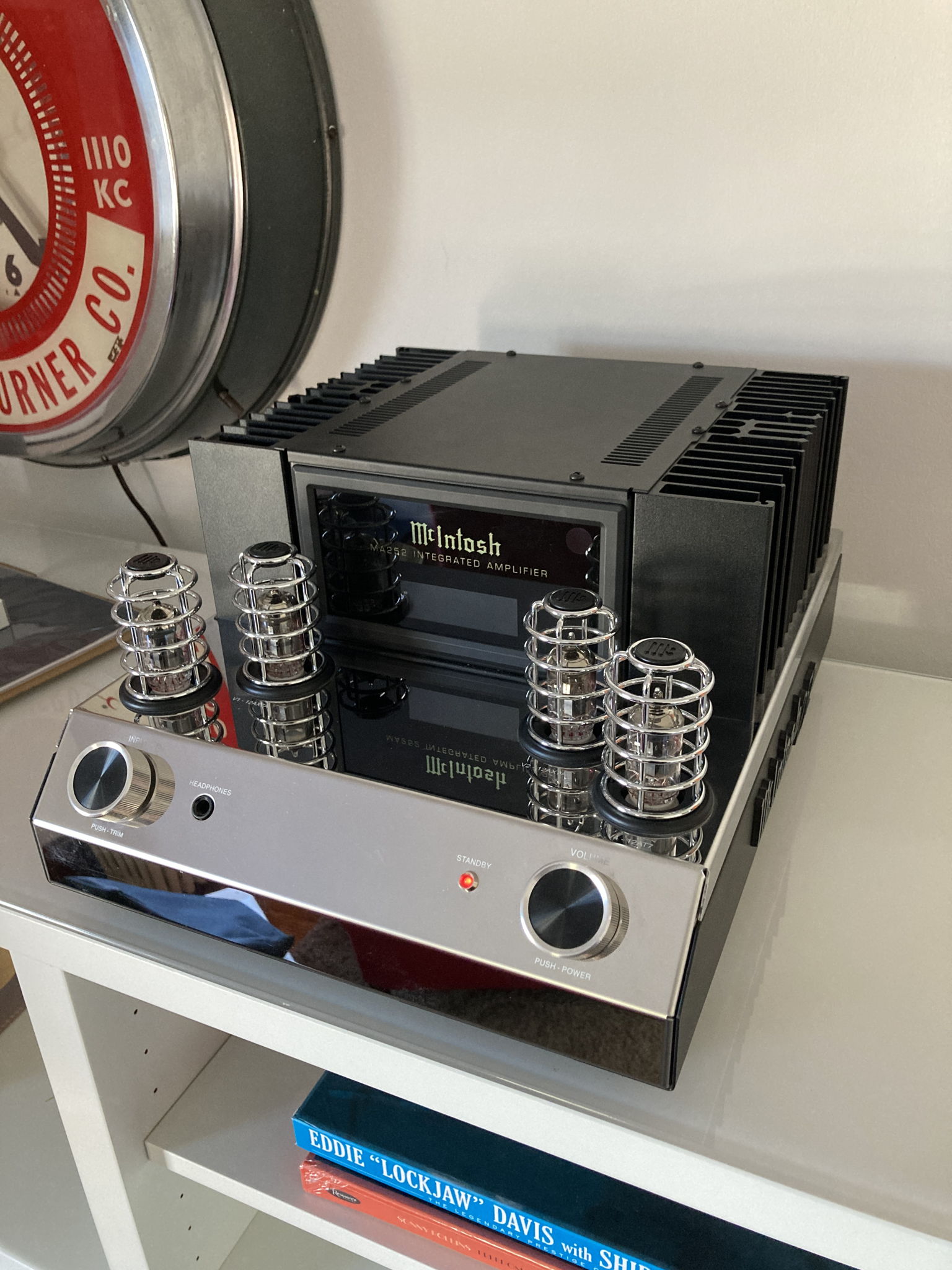 McIntosh  MA252