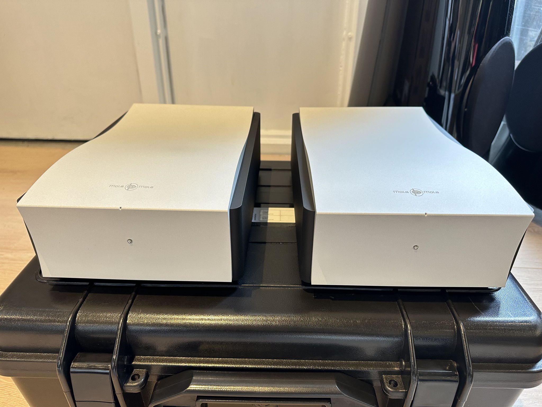 Mola Mola Kaluga Power Amplifier Mono Pair Customer Tra...