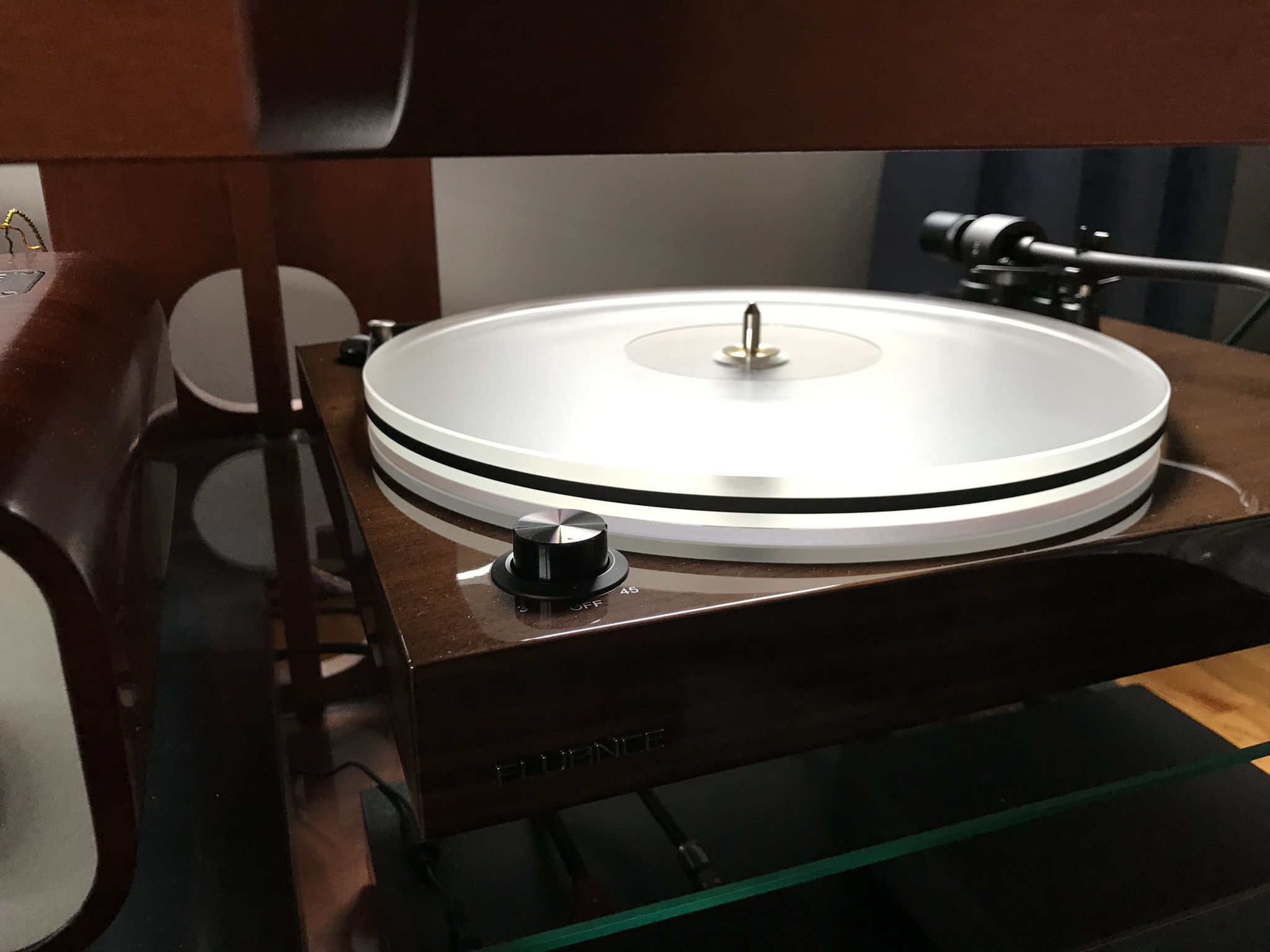 Fluance  RT-85 Turntable 2