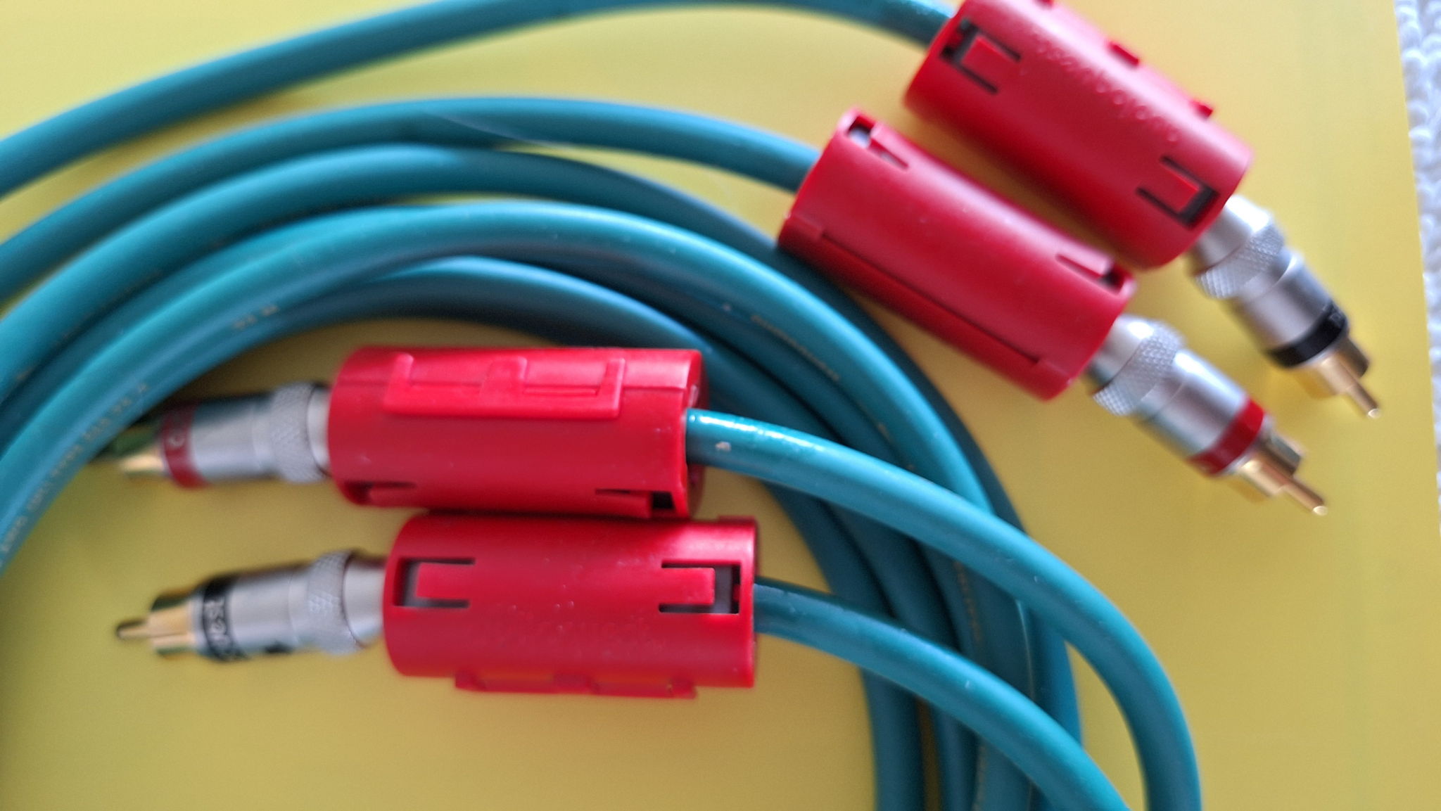 AUDIOQUEST TOPAZ X2 Interconnect RCA directional Cables... 9