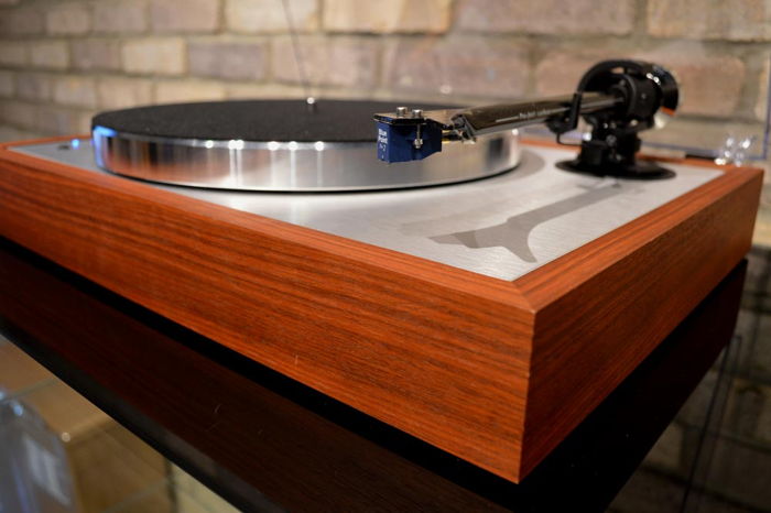 Pro-Ject Audio Systems The Classic DC - Rosenut w/ Sumi...