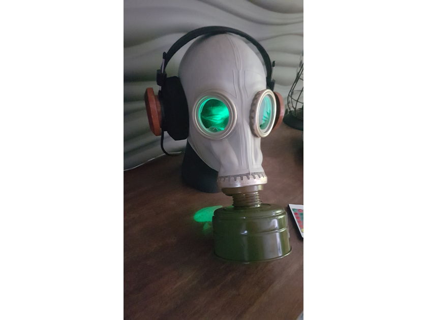 Headphones stand / display with lights