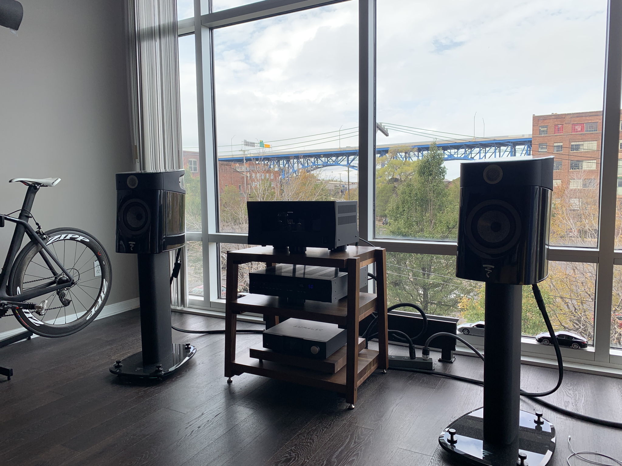 Focal Sopra No1 Bookshelf Speakers with Matching Stands 2