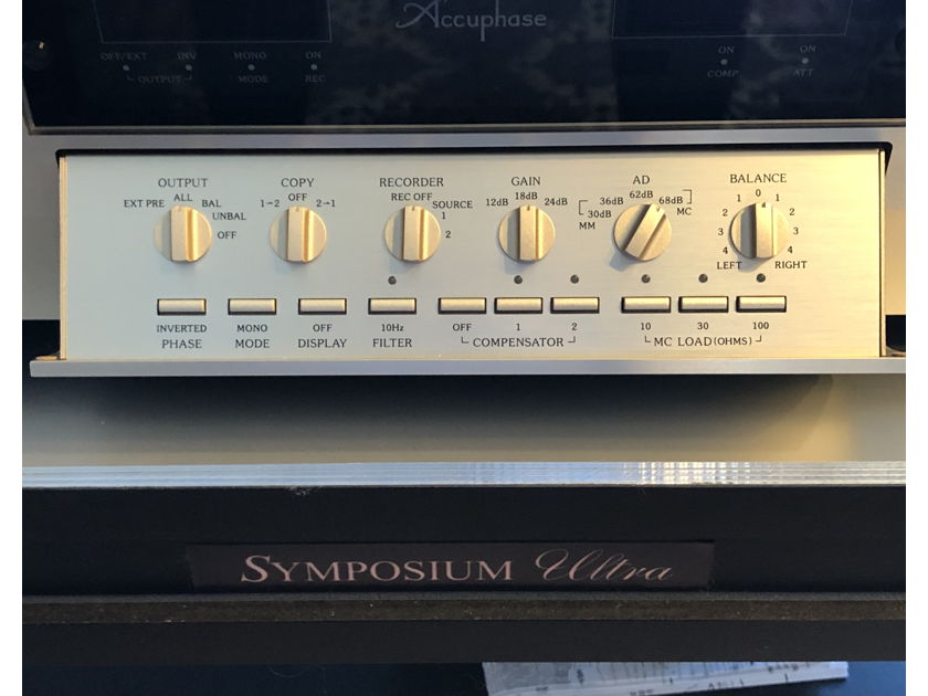 Accuphase Precision Preamplifier C-2810