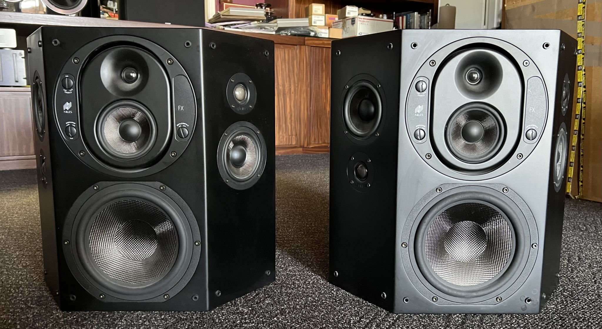 Niles Audio Pro870FX Reference on wall Surround Speakers: 2