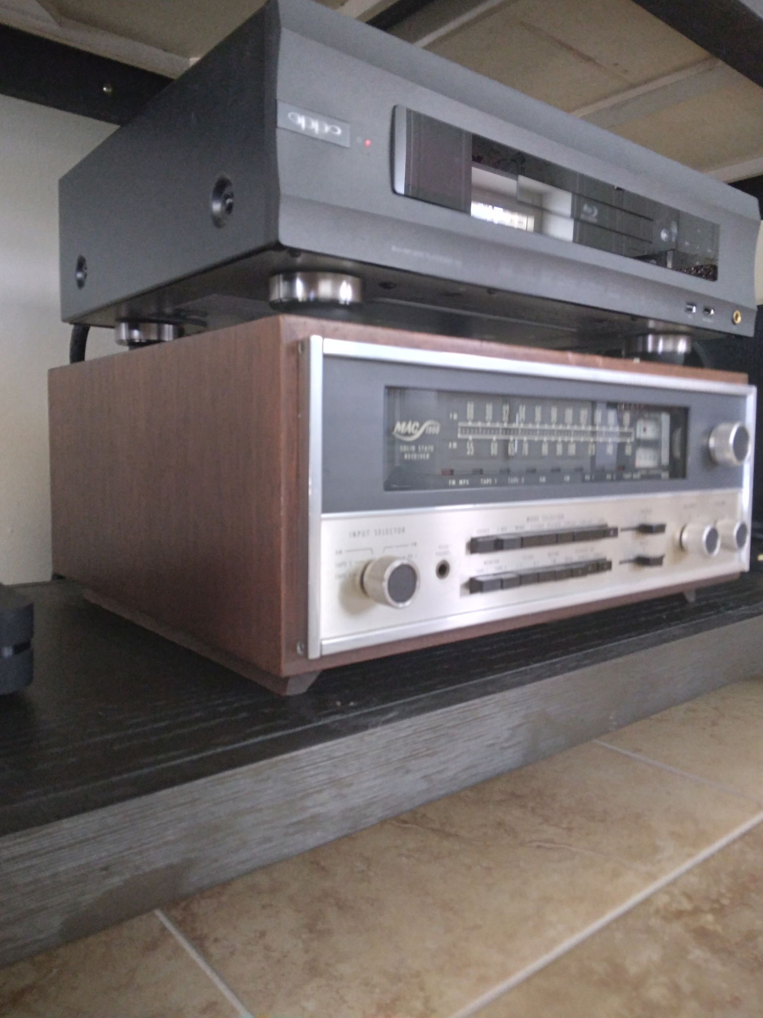 McIntosh Mac 1900