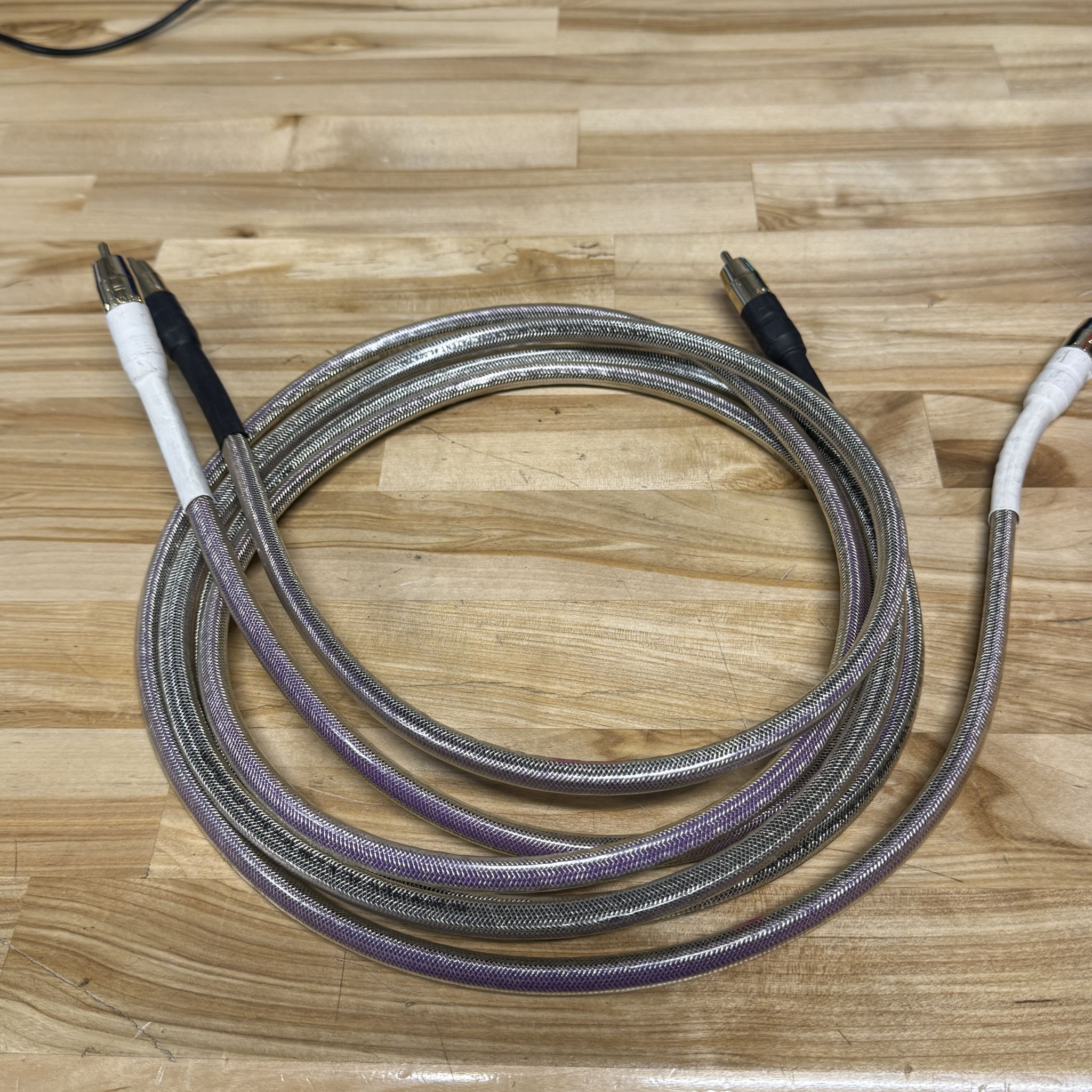 Analysis Plus Silver Oval RCA Interconnects – 2 Meters ...
