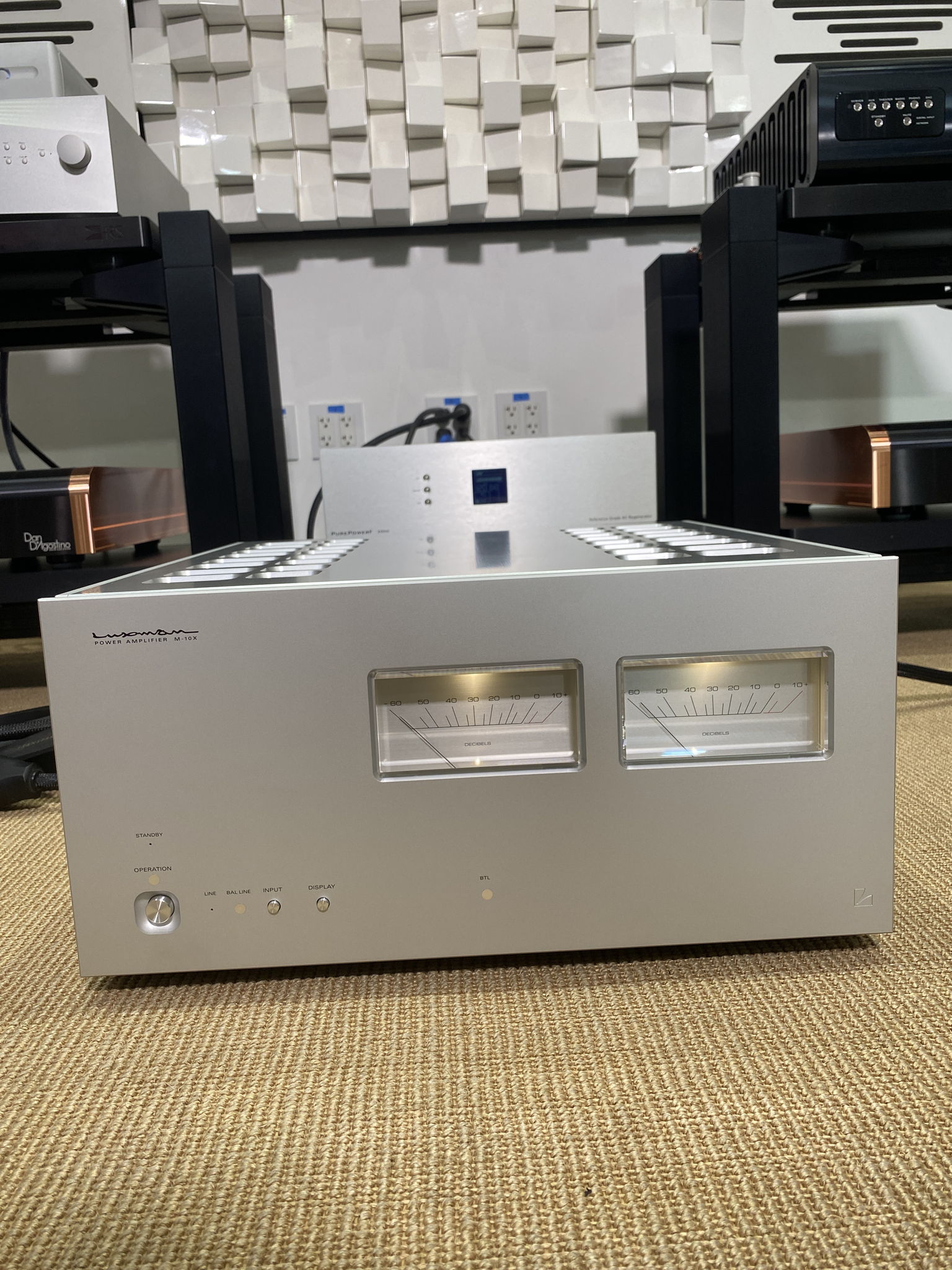 LUXMAN M-10X AMPLIFIER 2