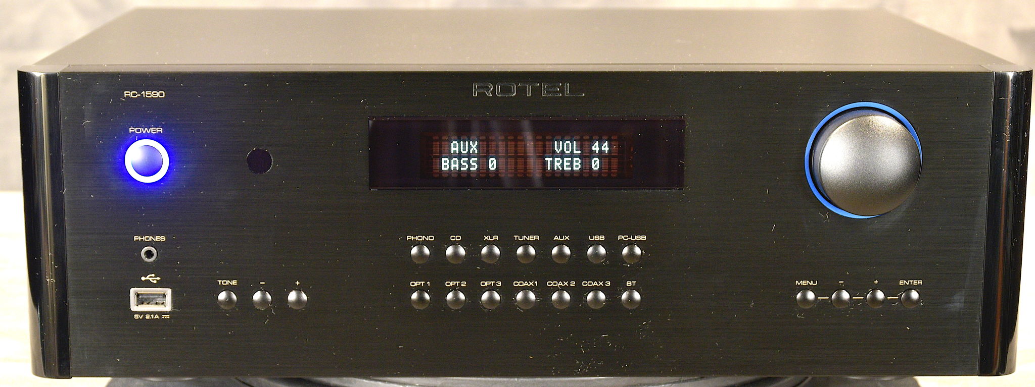 Rotel RC-1590 - Very Nice Condition!