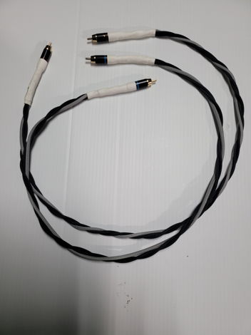 Amadi Cables . "  MONIC  "  3ft RCA