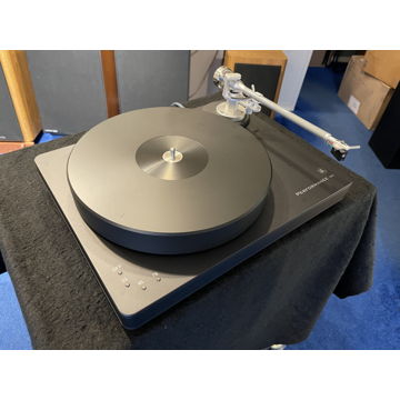 Clearaudio Performance DC Turntable with Concept MC Car...