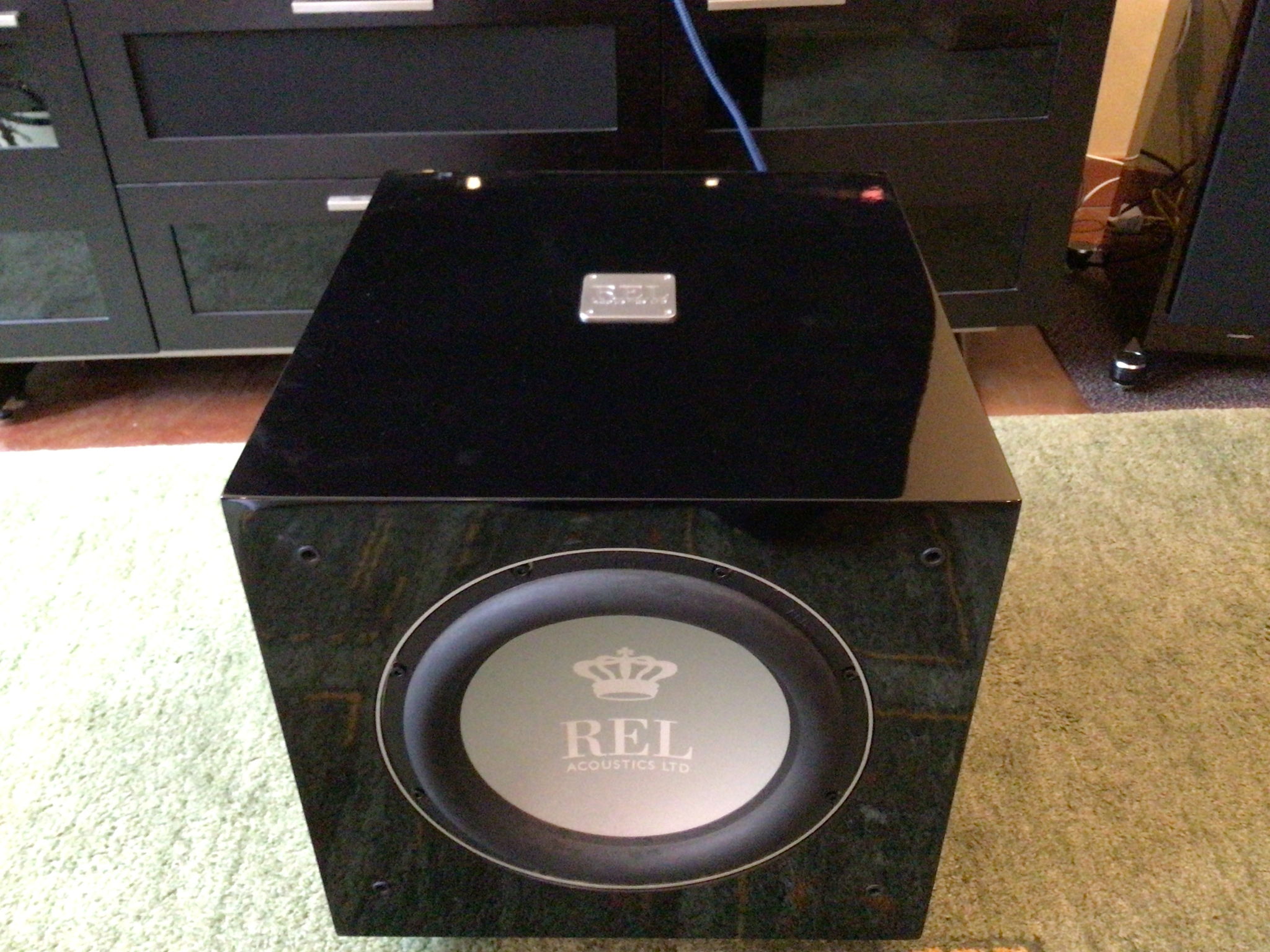 REL (x6) S/812 Subwoofer Line Arrray - Local Only 4