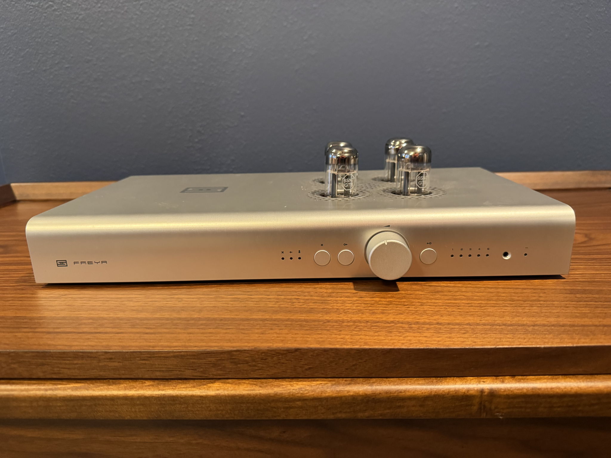 Schiit Freya+ F silver with premium matched 6SN7 tubes 3