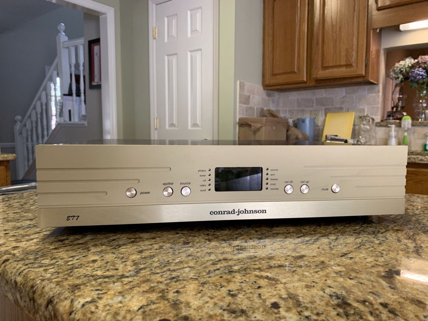 Conrad Johnson ET-7s2 - *Price Change -   CJ AMP Trades Welcome-“upgrade your music; An excellent preamp is the fastest way”. This is in Pristine condition.   ( Tube Premap, Pass Labs, Cary Audio, PrimaLuna, BAT, Zu Audio, DeVore Fidelity)