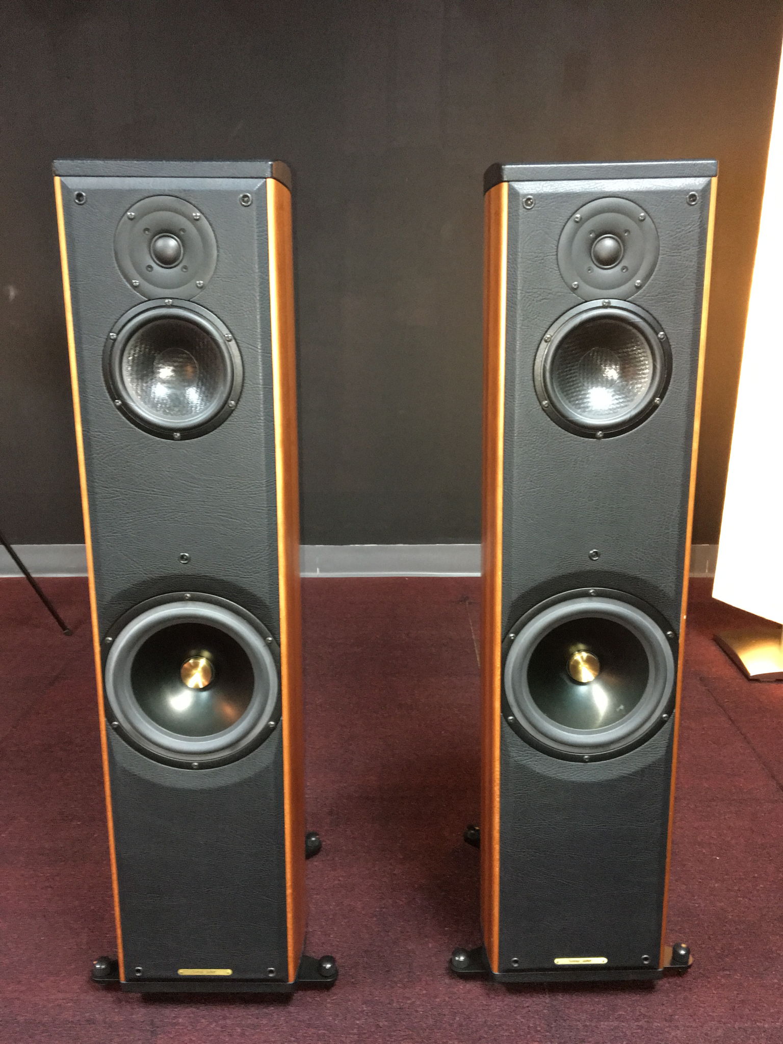 Sonus Faber Liuto Chestnut