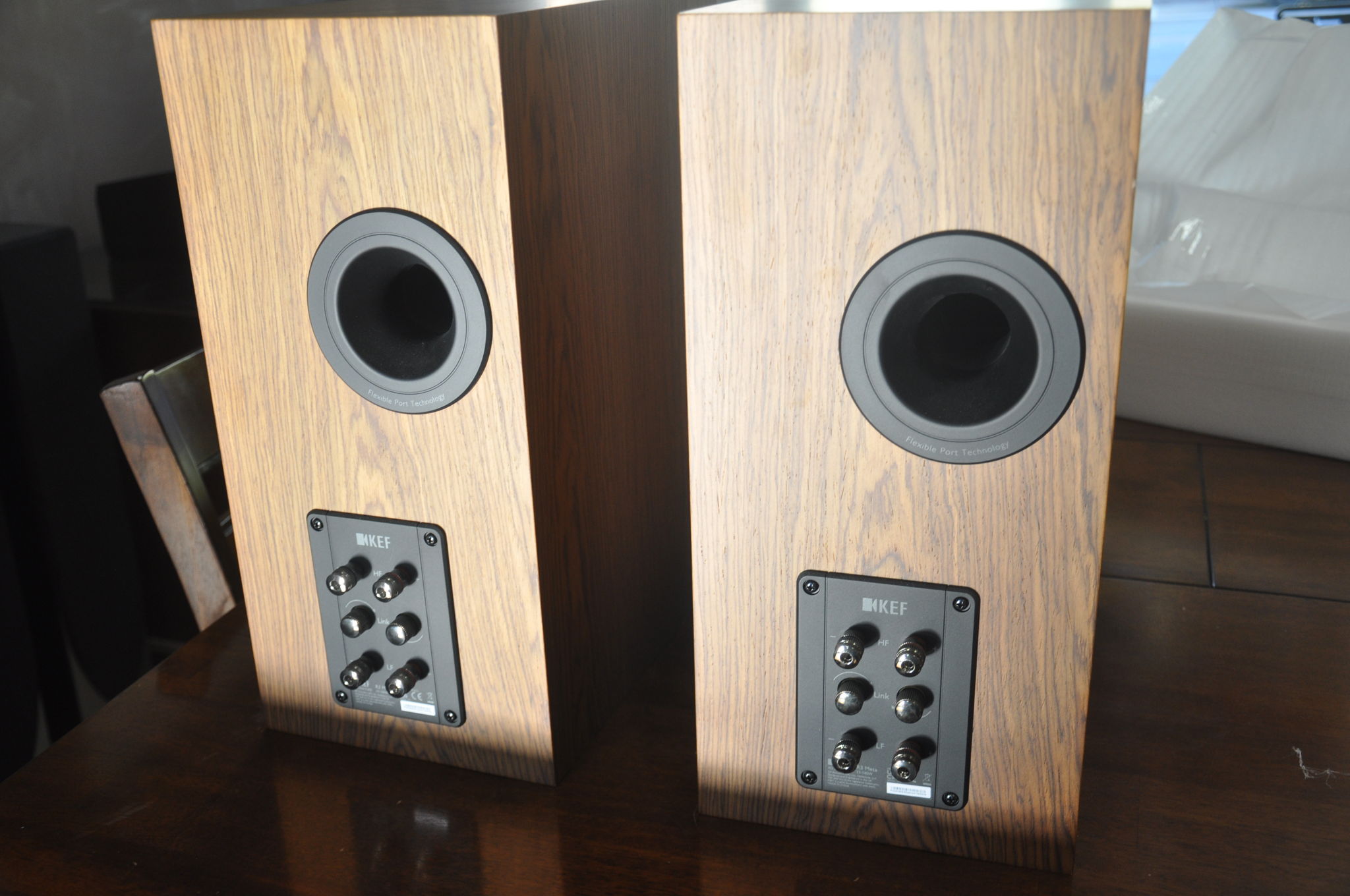 KEF R3 META 4