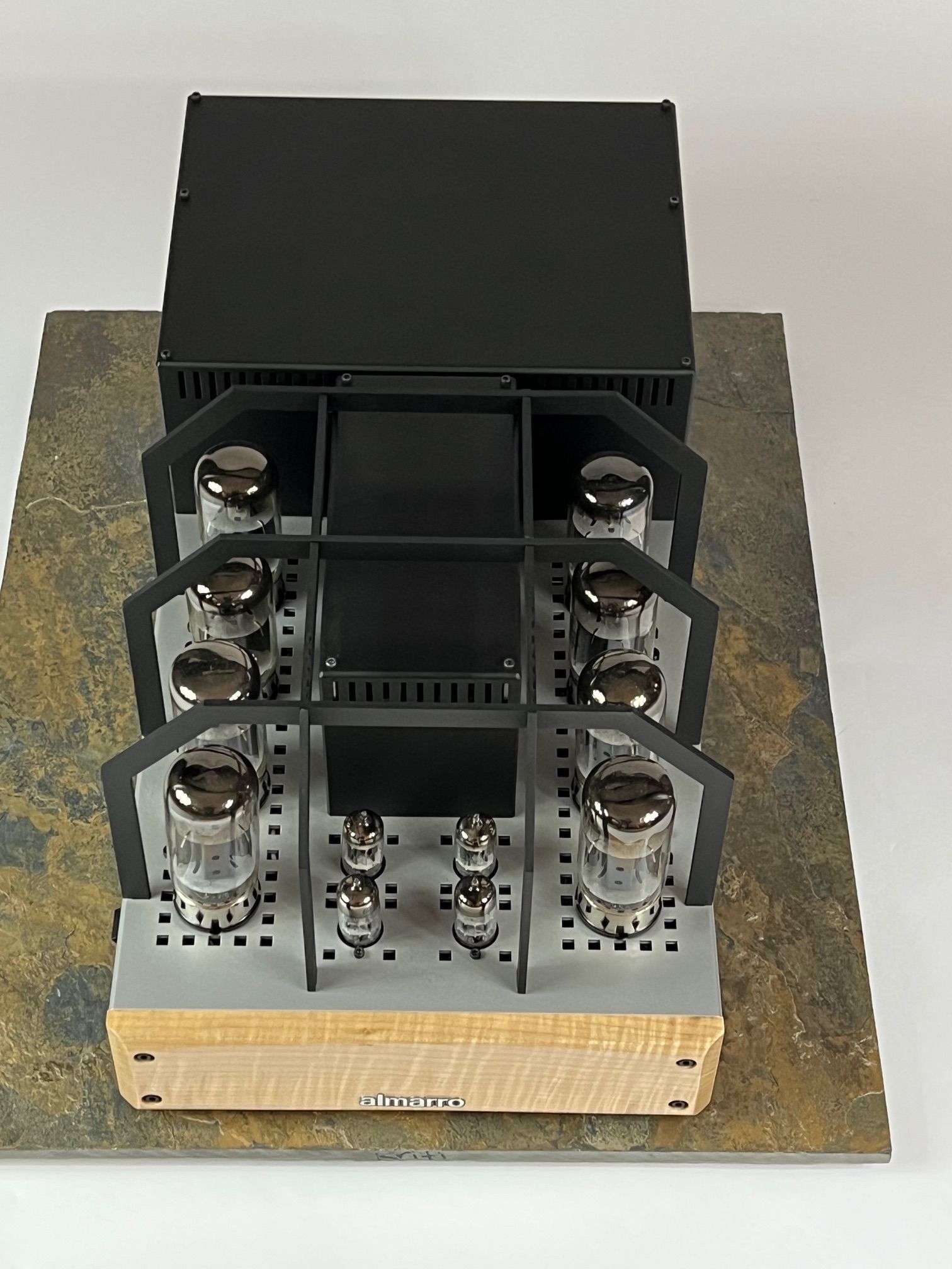 Almarro A50125a tube amplifier 2