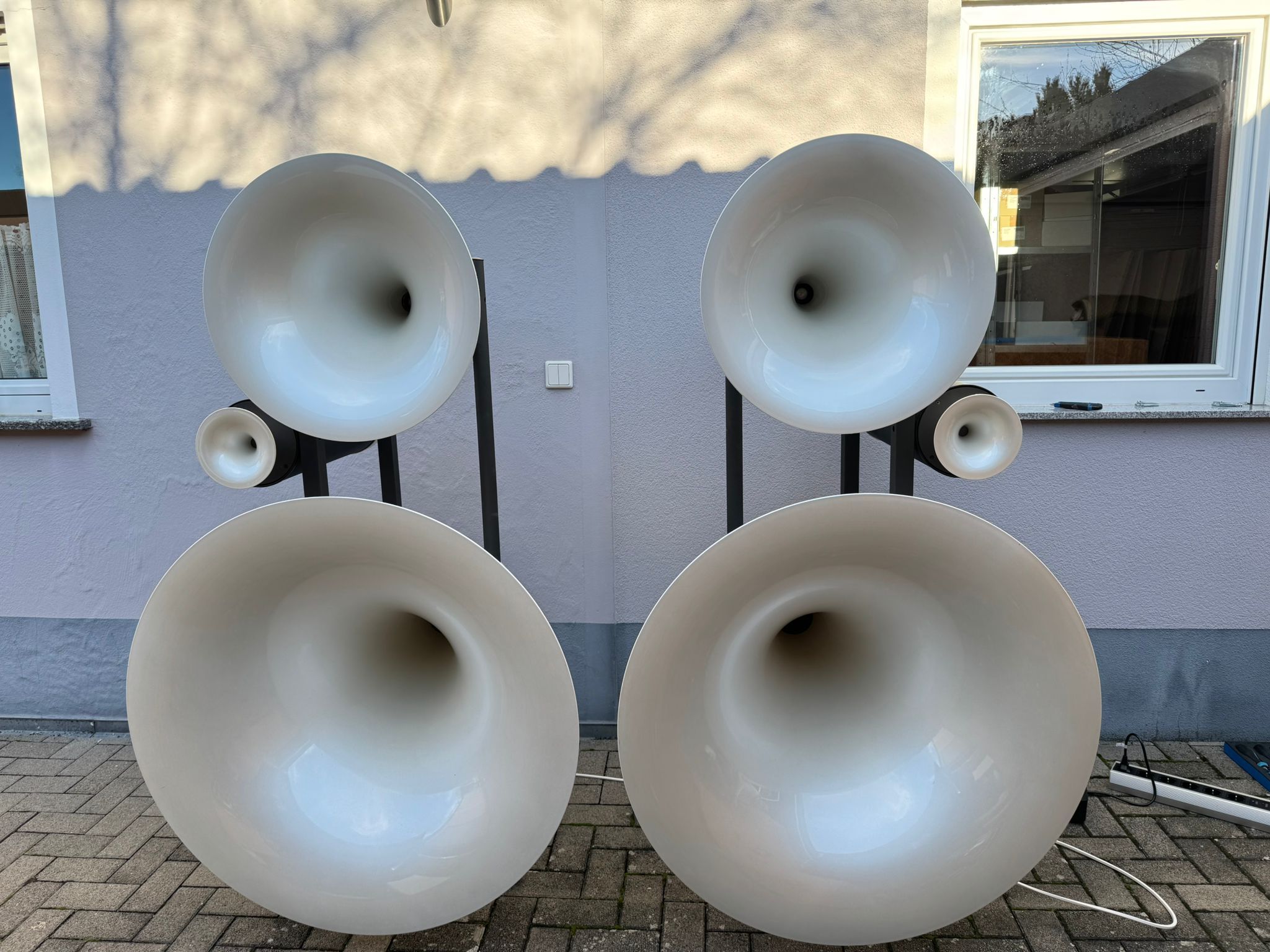 Avantgarde Trio G Horn speakers in white 2