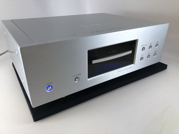 Esoteric UX-1 - SACD / CD / DVD-A / DVD Player - Comple...