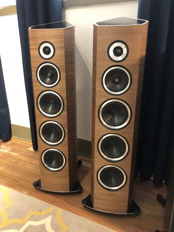 Sonus Faber Venere S Pair Walnut speakers made in Italy