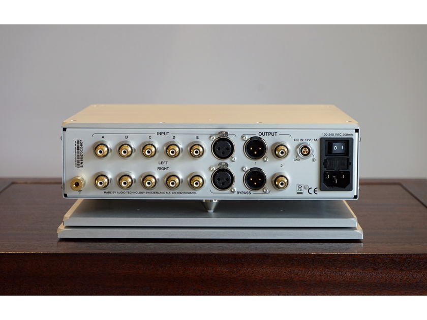 Nagra Melody Preamplifier w/ Phono Option and VFS Base