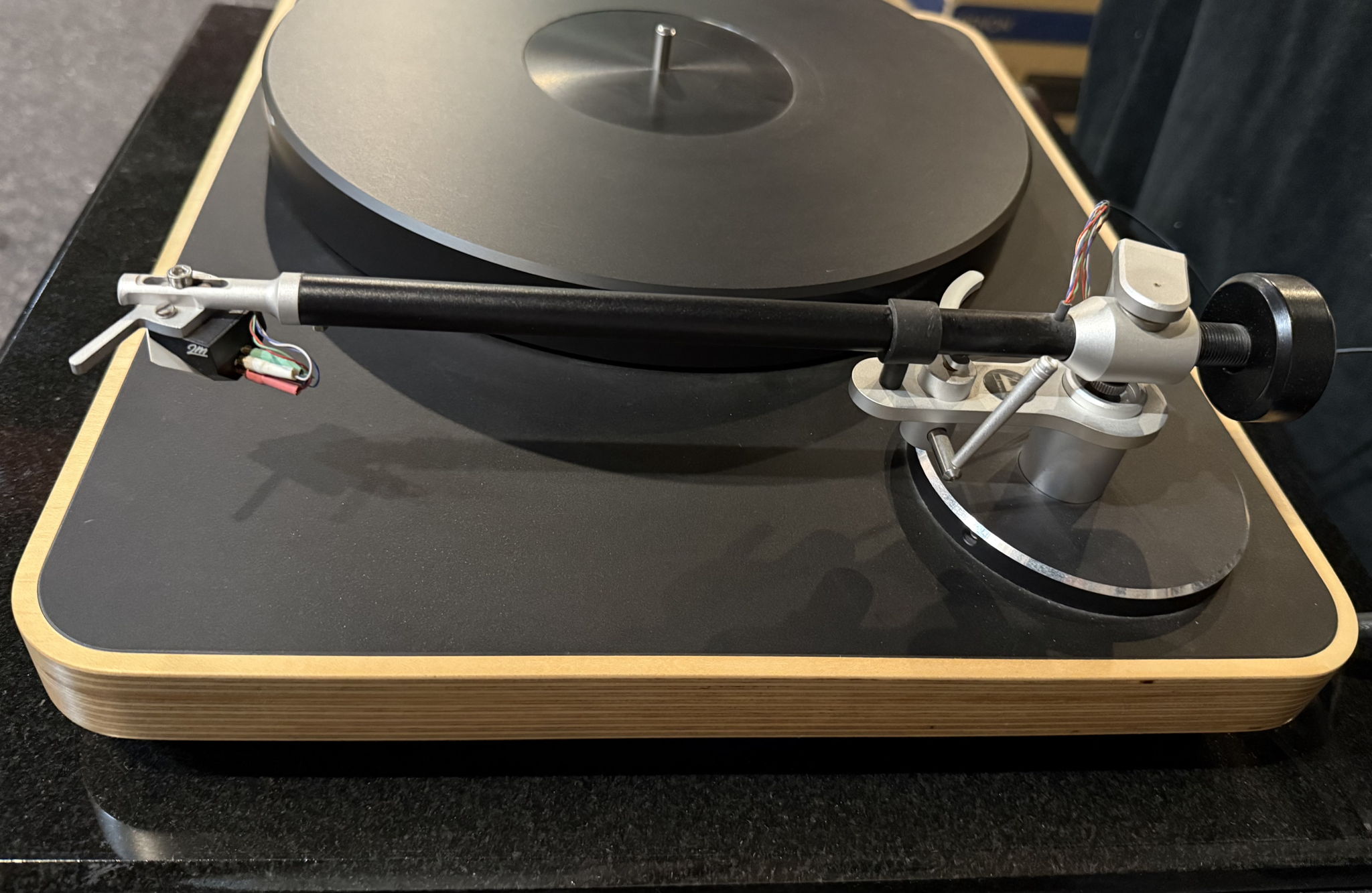 Clearaudio Concept, Table, Arm, Dust Cover & Ortifon 2M... 3