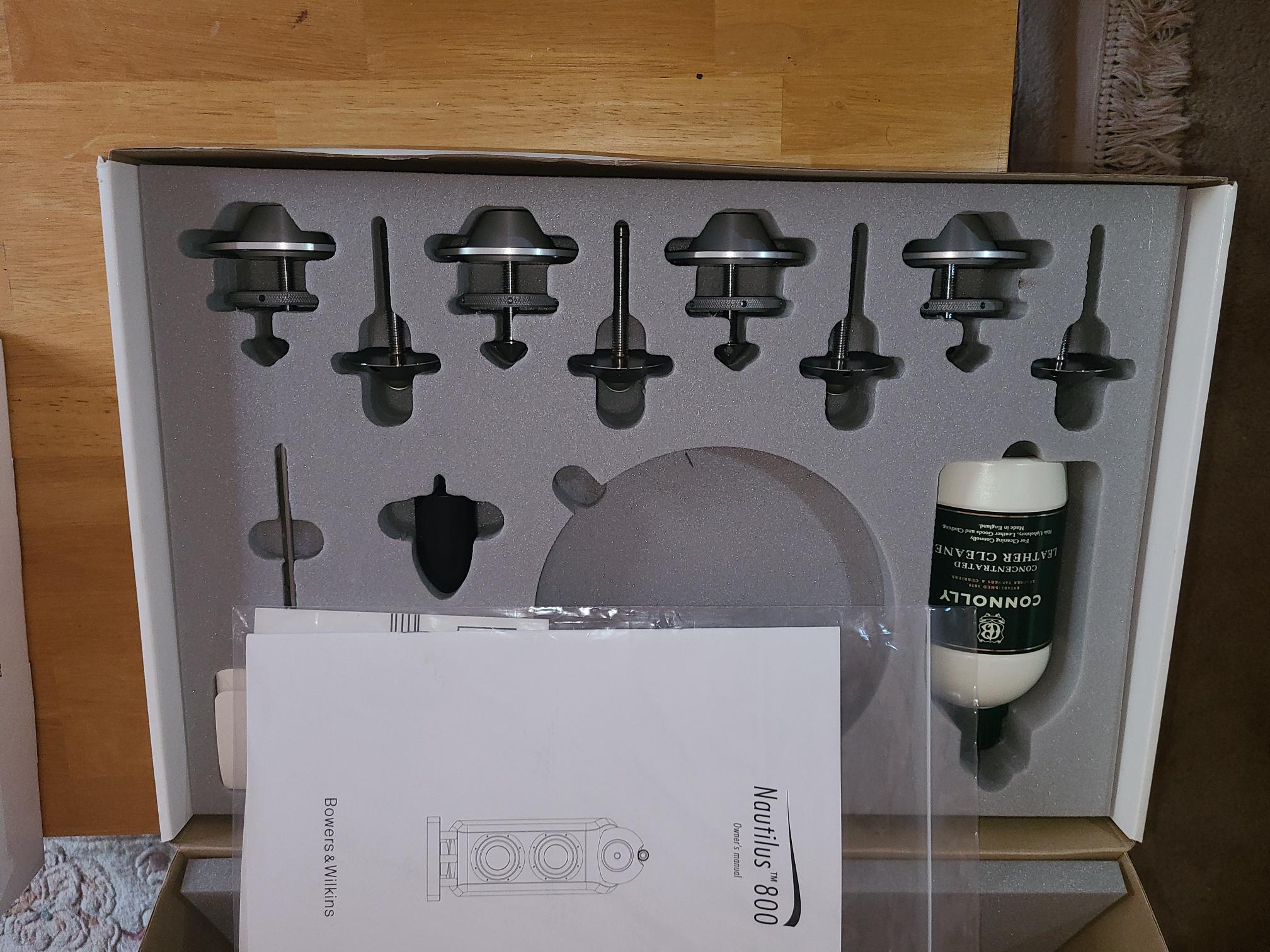 B&W (Bowers & Wilkins) Nautilus 800 12