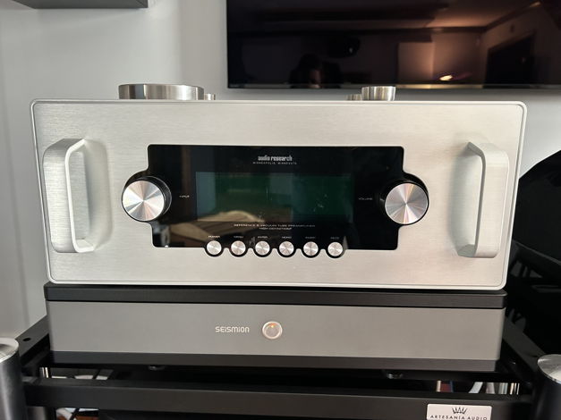 Audio Research Reference 6 SE preamplifier lowest price...