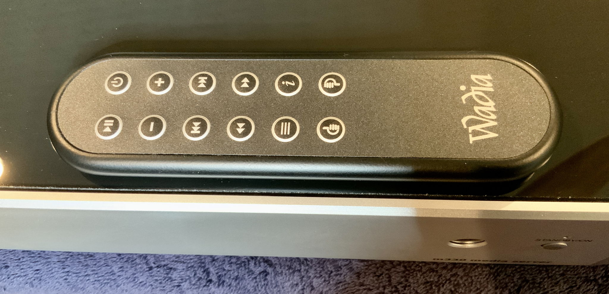 Wadia M330 - Media Server with 1TB Drive Full of Hi-Res... 6