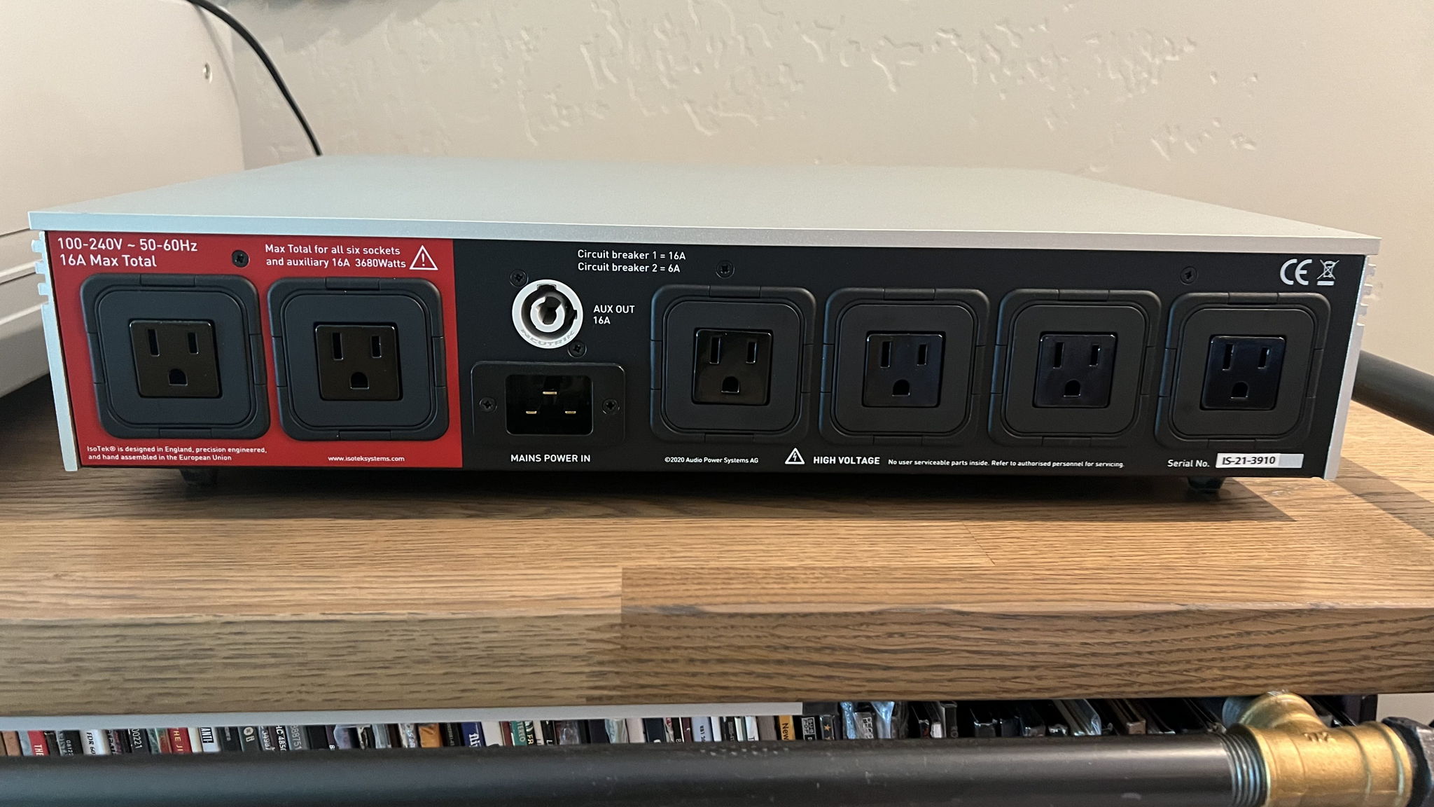 IsoTek Aquarius V5 power conditioner 3