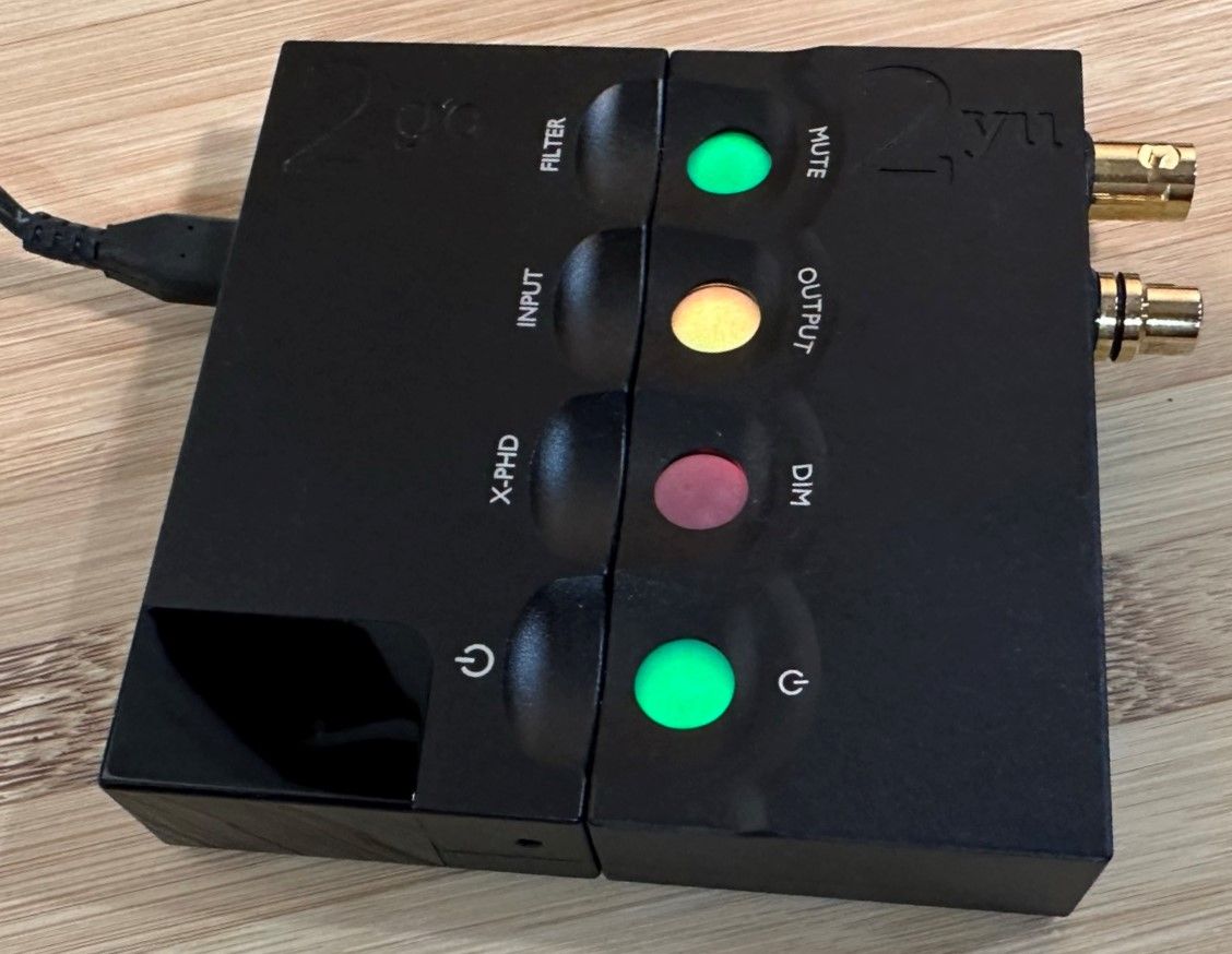 Chord Electronics DAVE DAC in black with Ensemble Stand... 15