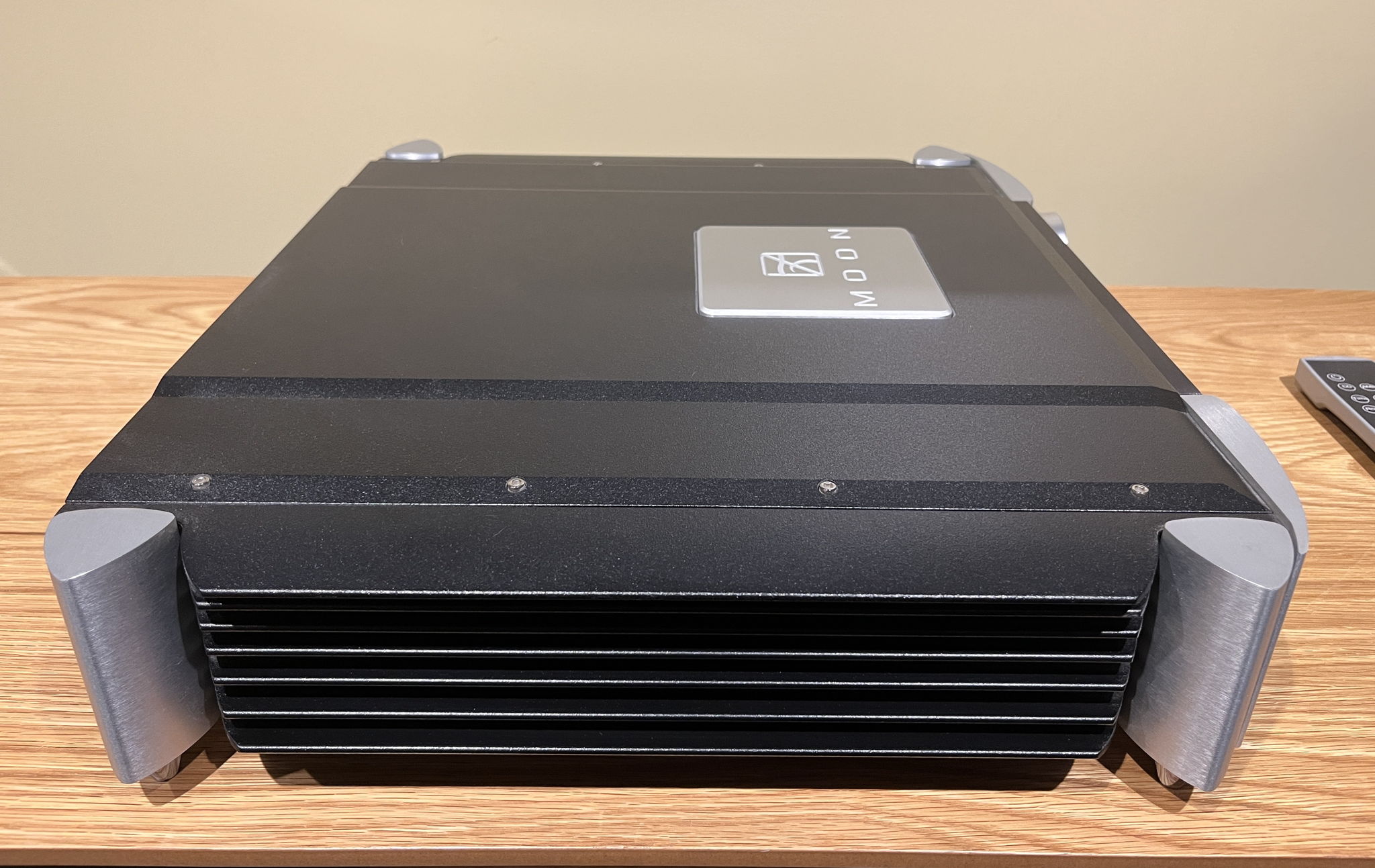 Simaudio Moon 740P Reference balanced preamplifier 6