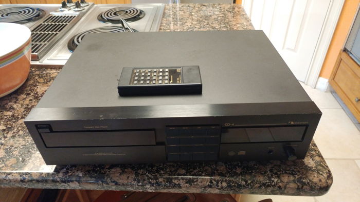 Nakamichi CD-4 CD player in great shape includes rare r...