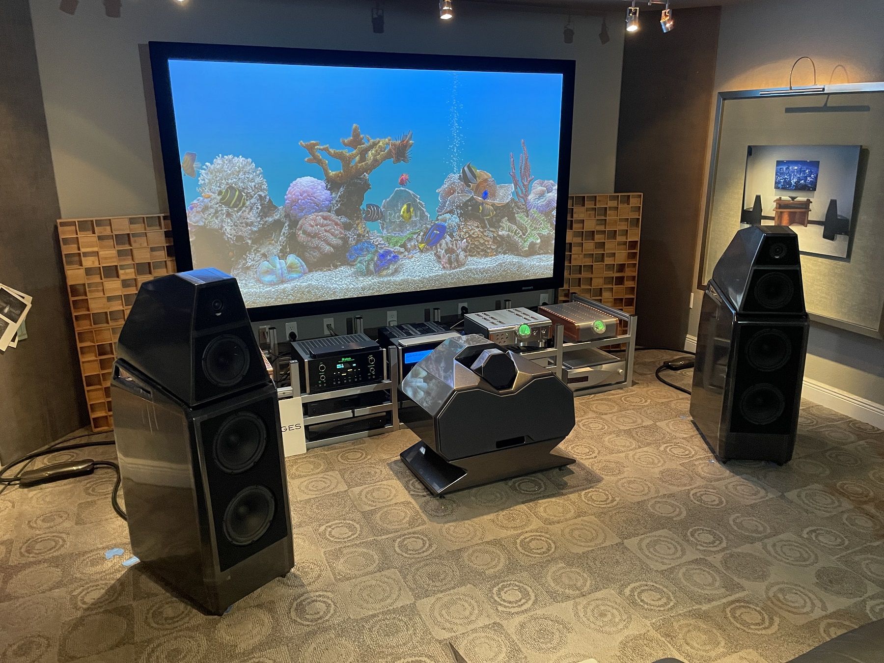 Wilson Audio Mezzo CS Center w Hourglass Stand 3