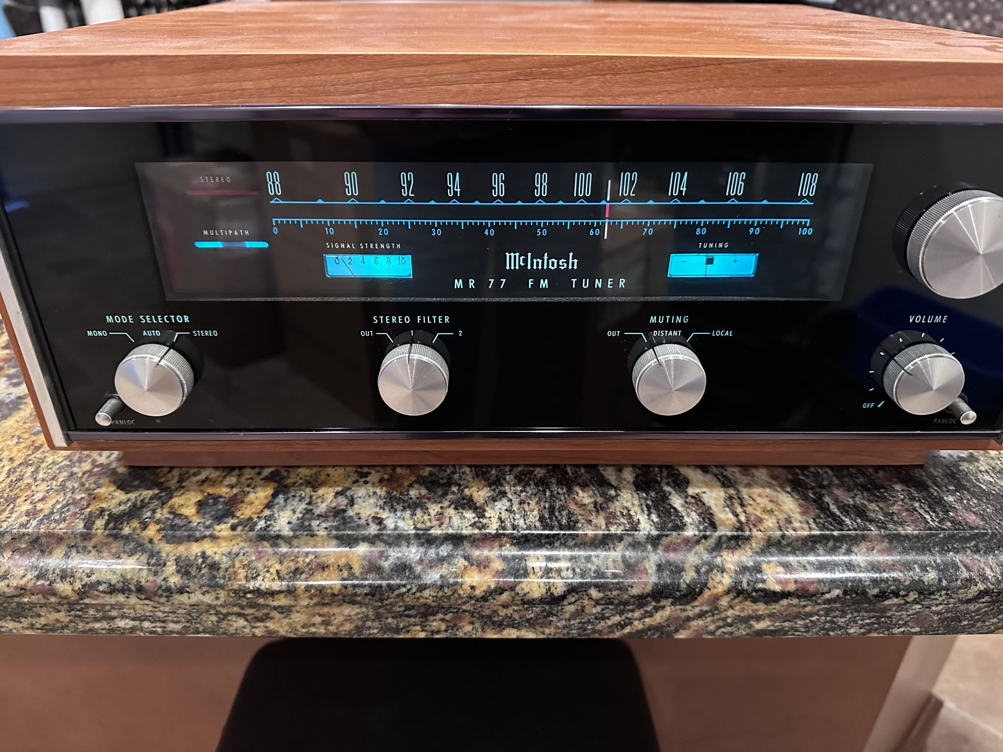 McIntosh MR77